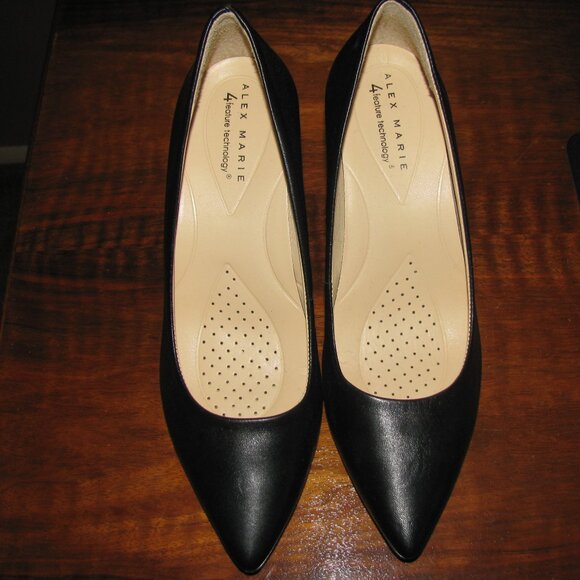 NEW- LEATHER BLACK PUMPS - SIZE 9 - Picture 3 of 3